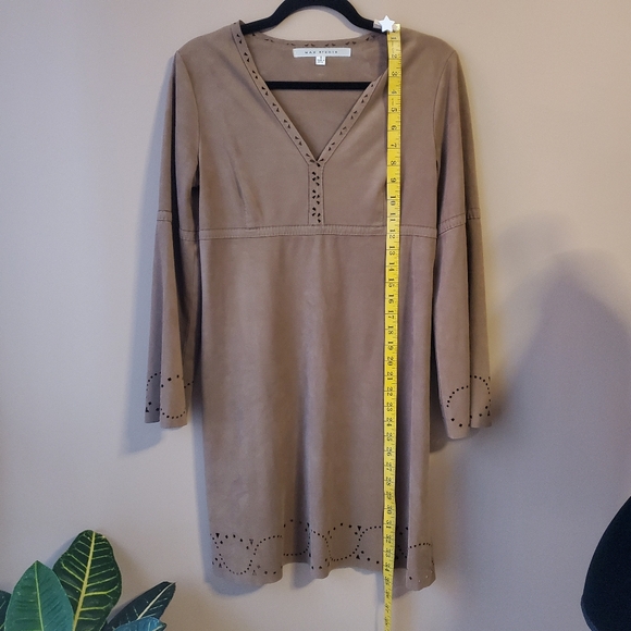 MAX STUDIO Boho-Chic 70s Cut-out Flare Sleeve V-neck Faux Suede Festival Dress - Picture 6 of 14